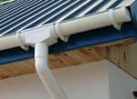 Как крепить водостоки к крыше – порядок крепления элементов водосточной системы