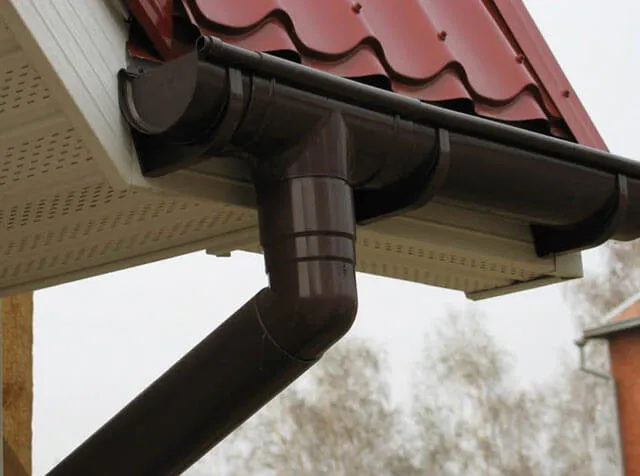 Монтаж водосточной системы своими руками – установка водостоков для крыши