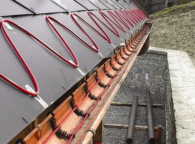 Монтаж водосточной системы на крыше своими руками: пошаговая инструкция установки водостока, фото